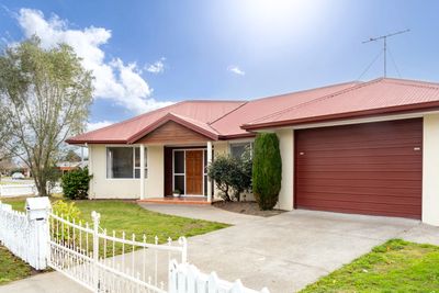 28 Cashmere Grove, Witherlea, Marlborough | Tall Poppy 