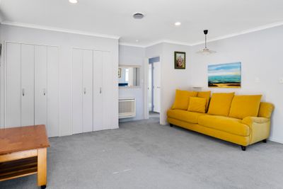 14 Dawkins Place, Islington, Marlborough | Tall Poppy 