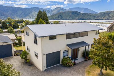 28 Lawrence Street, Havelock, Marlborough | Tall Poppy 