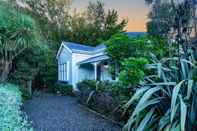 8 Oxford Street, Picton, Marlborough | Tall Poppy 