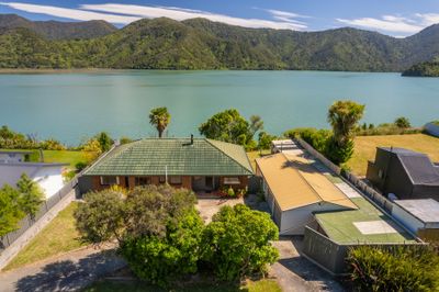 2 Cook Street, Havelock, Marlborough | Tall Poppy 