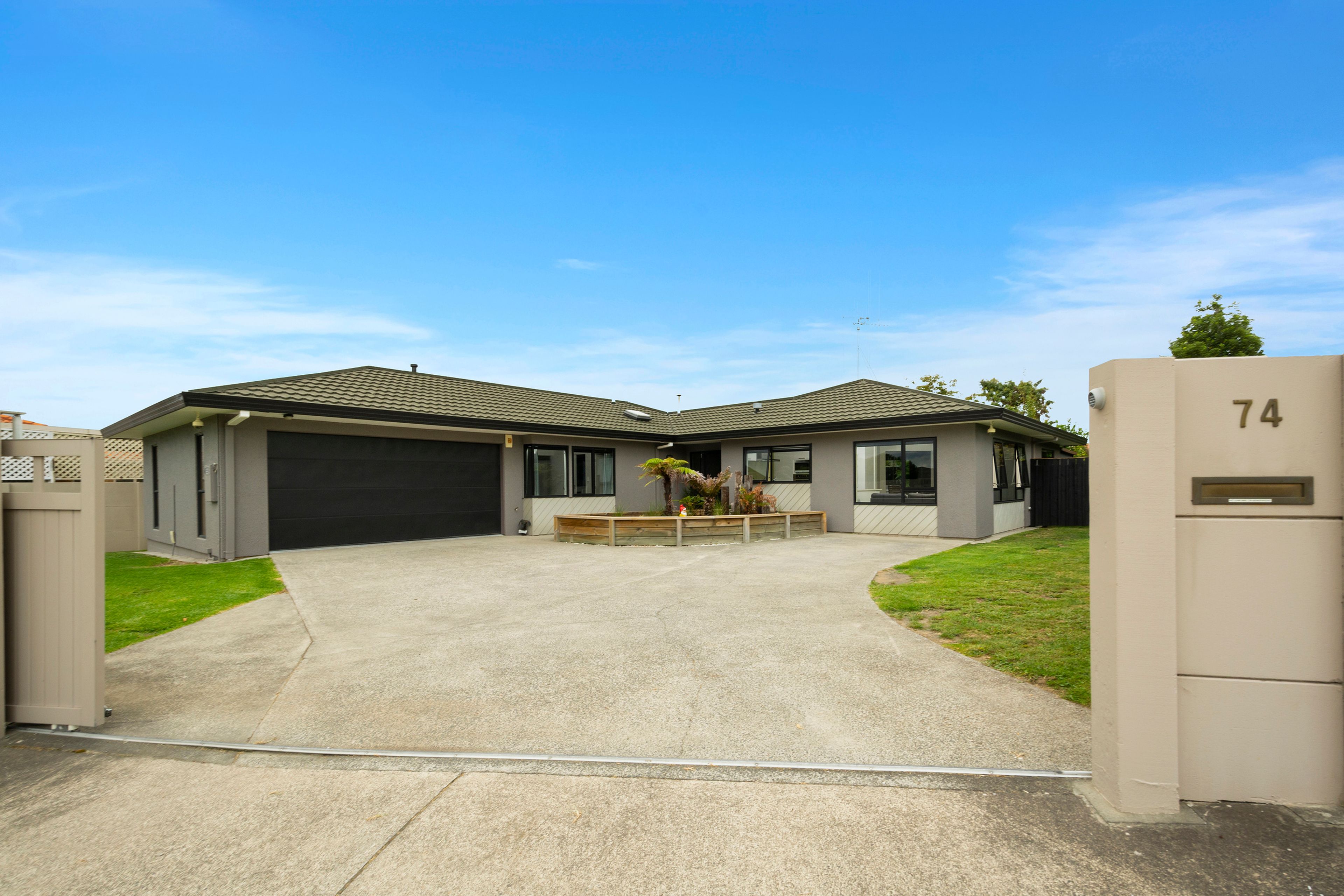 74 Pyes Pa Road, Pyes Pa, Tauranga, Bay of Plenty | Tall Poppy
