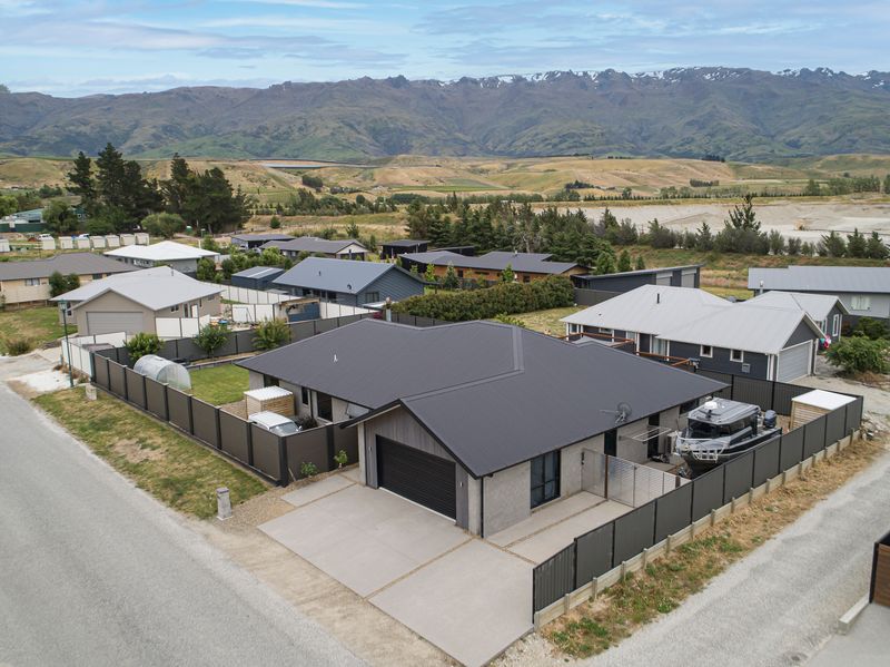 39 Missy Crescent, Mount Pisa, Central Otago