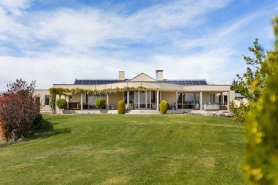 2 Fairway Drive, Bridge Hill, Central Otago, Otago | Tall Poppy 