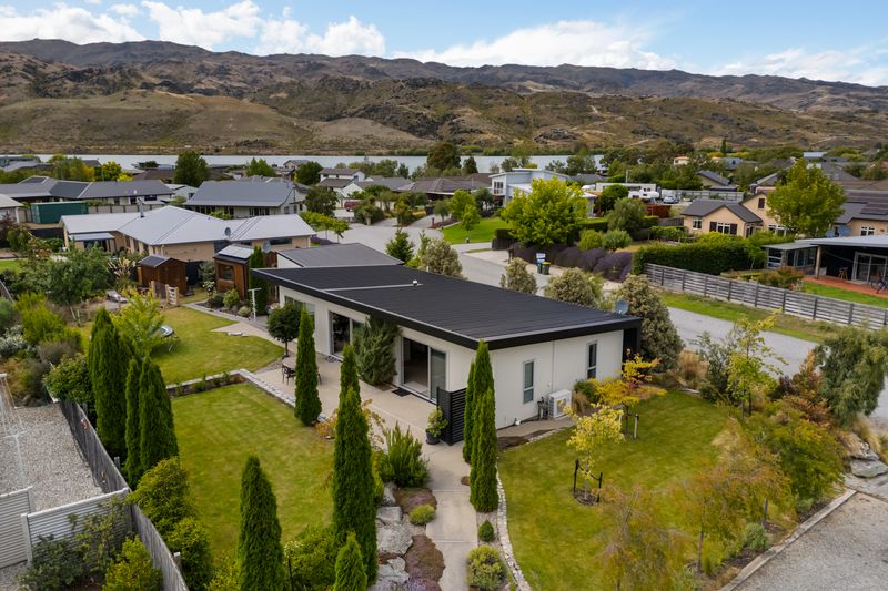 16 Missy Crescent, Mount Pisa, Central Otago