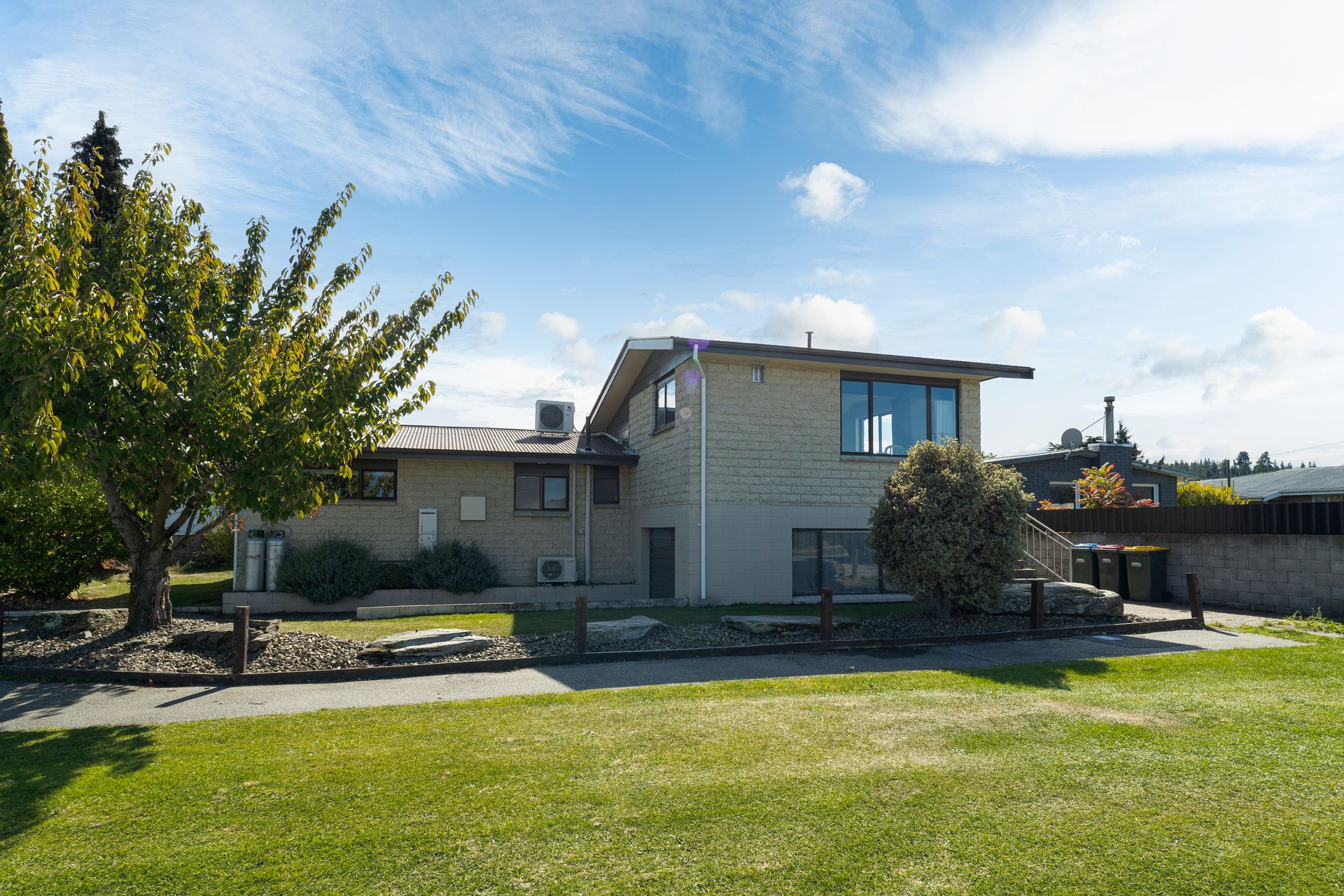 13 Winston Place, Alexandra, Central Otago, Otago | Tall Poppy