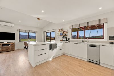 94 Hillview Road, Alexandra, Central Otago, Otago | Tall Poppy 