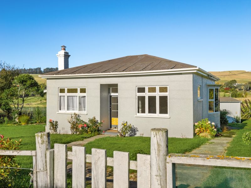 110 Main Road, Waikouaiti, Dunedin City, Otago Tall Poppy property