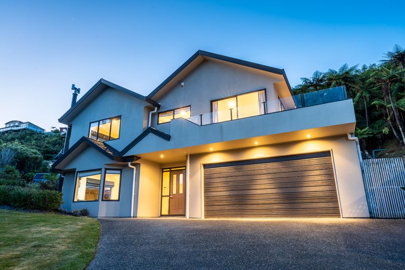 8 Fernridge Way, Tirohanga, Lower Hutt City