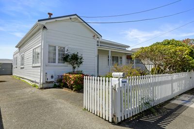 4 Bristol Square, Hutt Central, Lower Hutt City, Wellington | Tall Poppy 