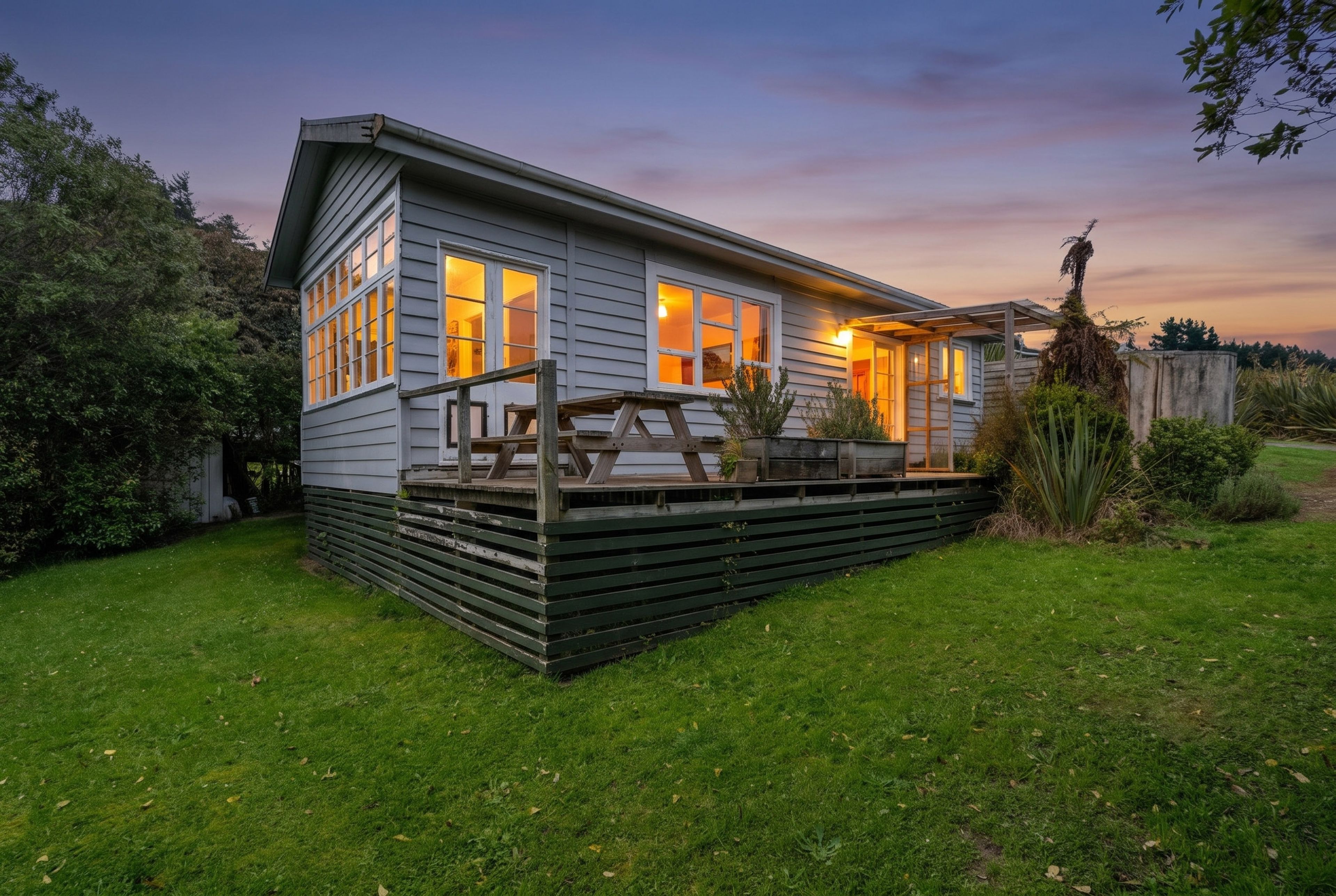 17 Carrickfergus Street, Waikawa, Southland | Tall Poppy