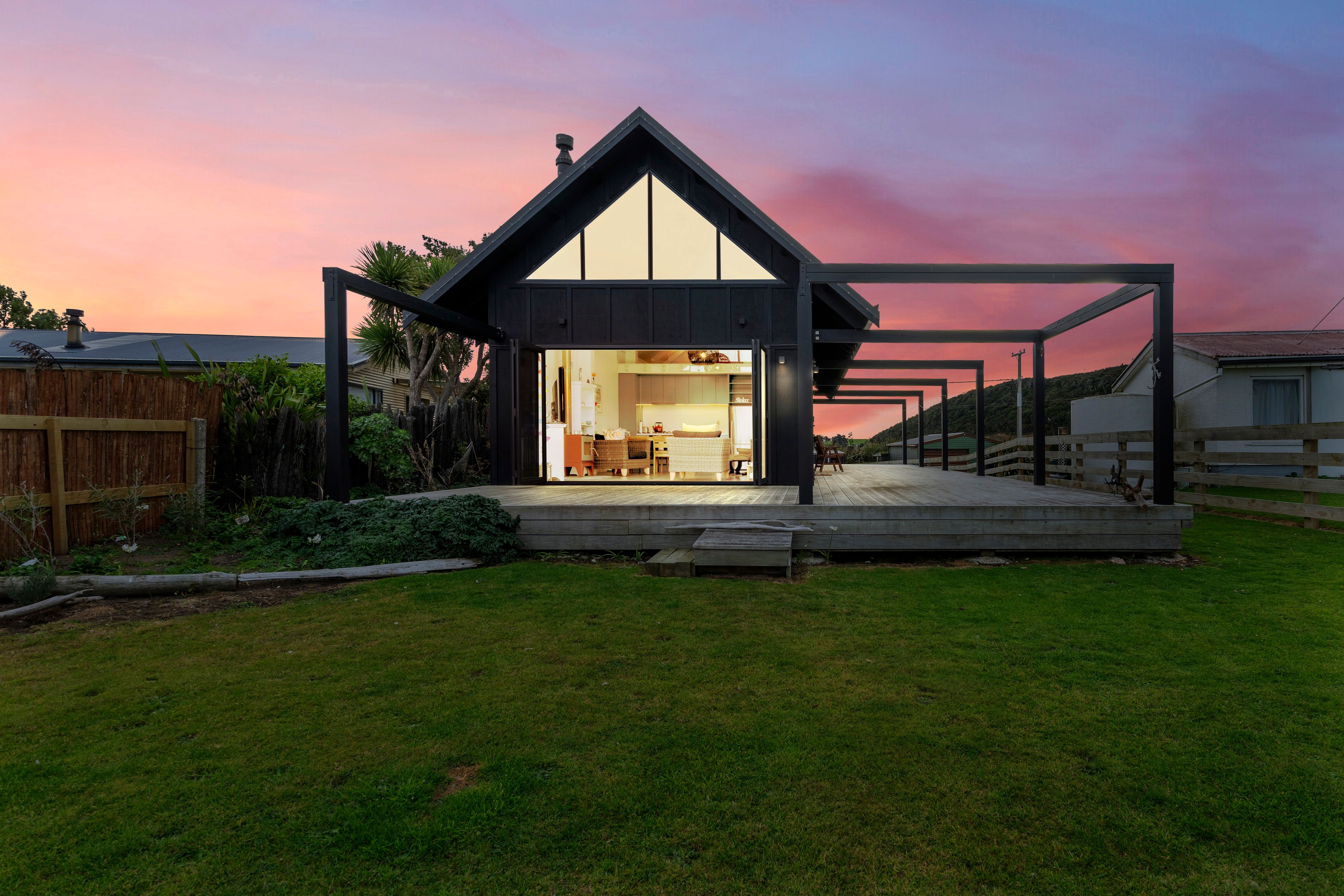 497 Waikawa-curio Bay Road, Curio Bay, Southland | Tall Poppy