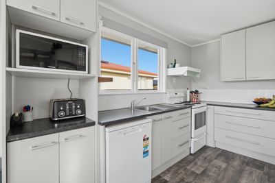 37 Kinmont Crescent, Newfield, Invercargill City, Southland | Tall Poppy 