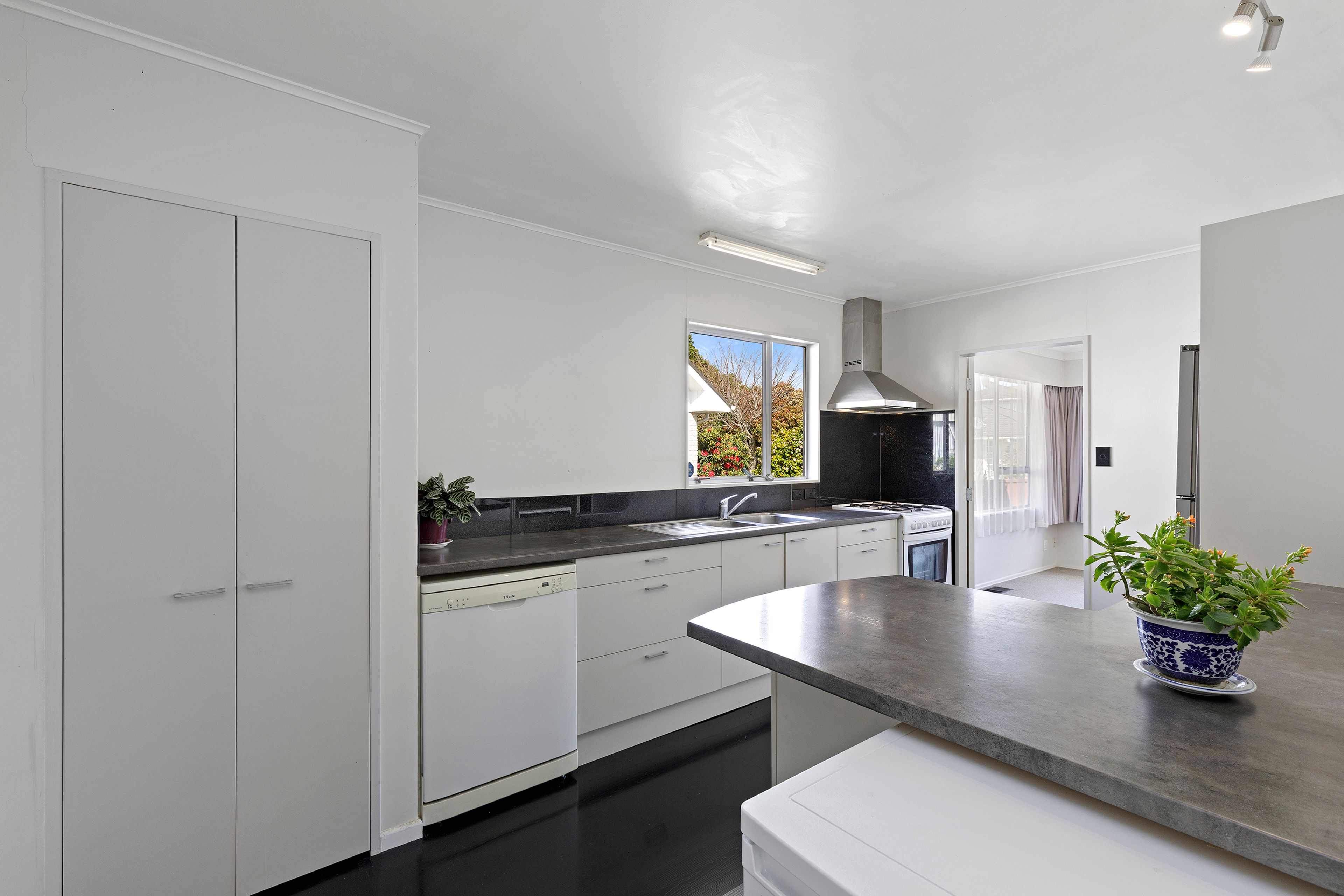 27 St Columbans Grove, Boulcott, Lower Hutt City, Wellington | Tall Poppy