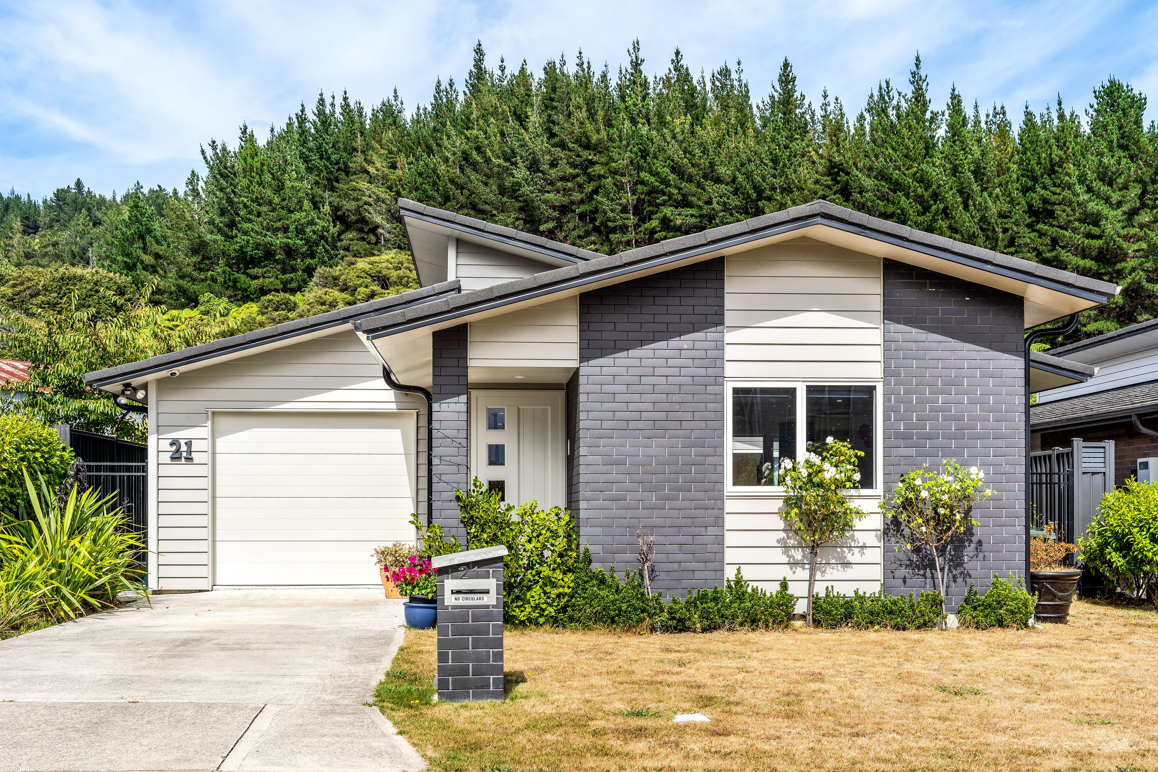 21 Somerby Mews, Silverstream, Upper Hutt City, Wellington | Tall Poppy