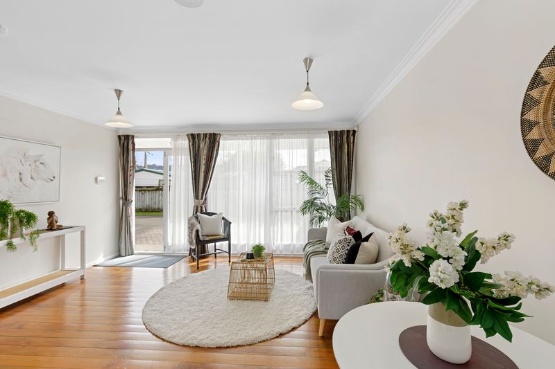 2/1 Saulbrey Grove, Woburn, Lower Hutt City