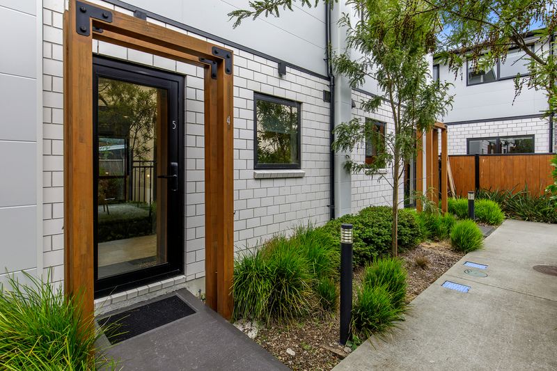 5/4 Johnston Grove, Taita, Lower Hutt City