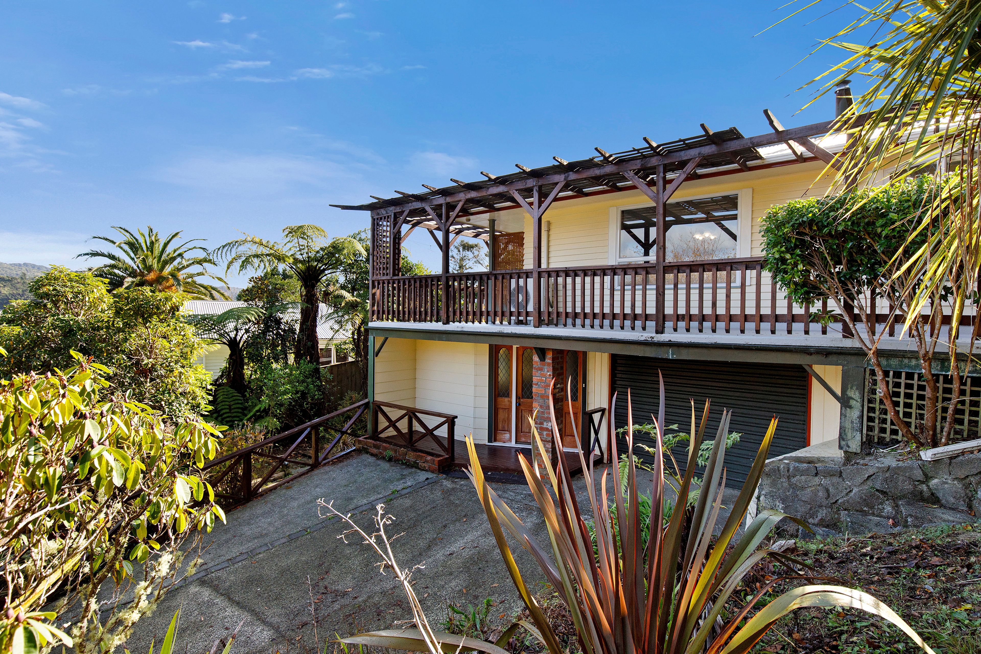 16 and 18 Faris Crescent, Wainuiomata, Lower Hutt City, Wellington | Tall Poppy