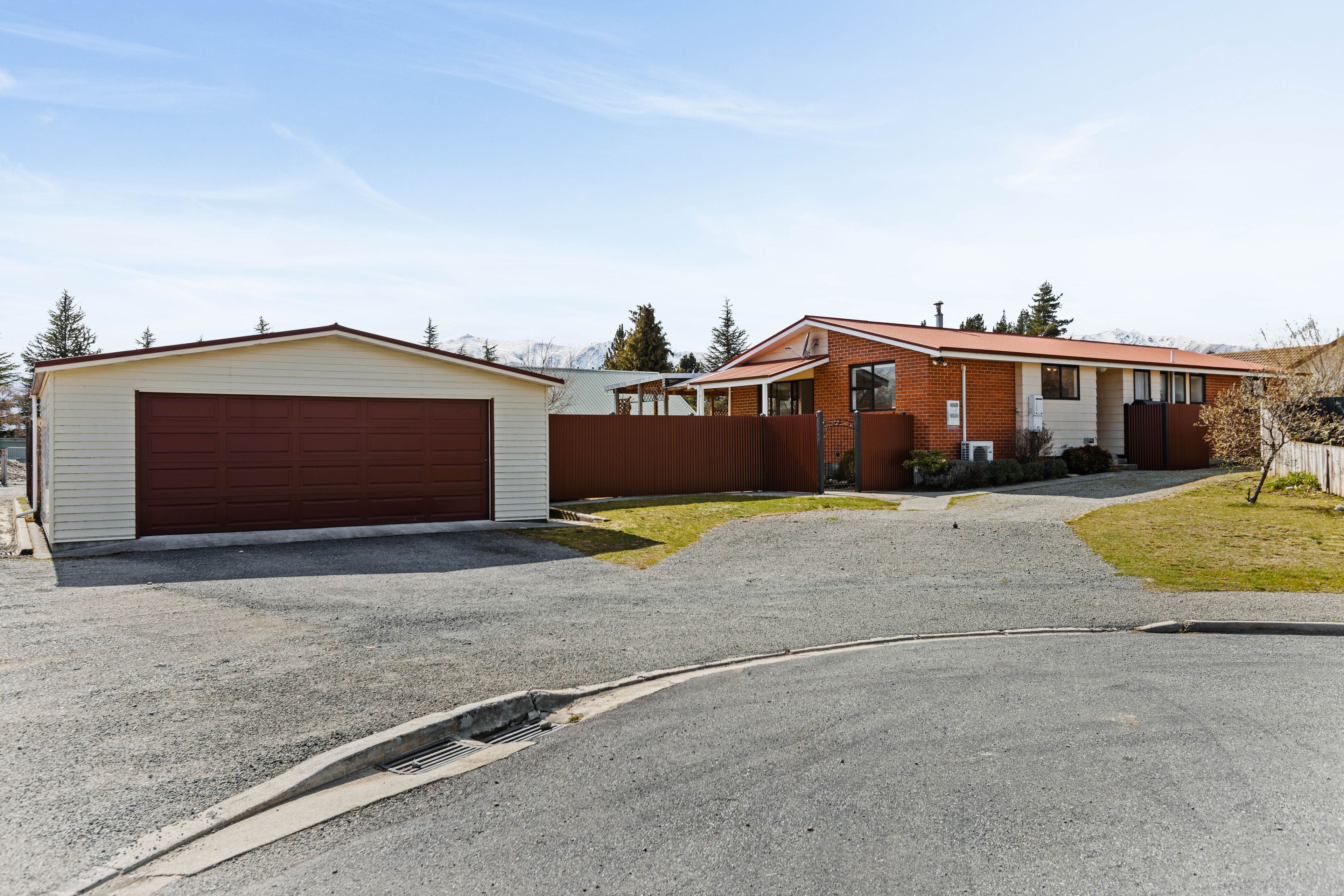 17 Benmore Place, Omarama, Waitaki, Otago | Tall Poppy