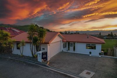 12 Wiltshire Place, Stoke, Nelson | Tall Poppy 