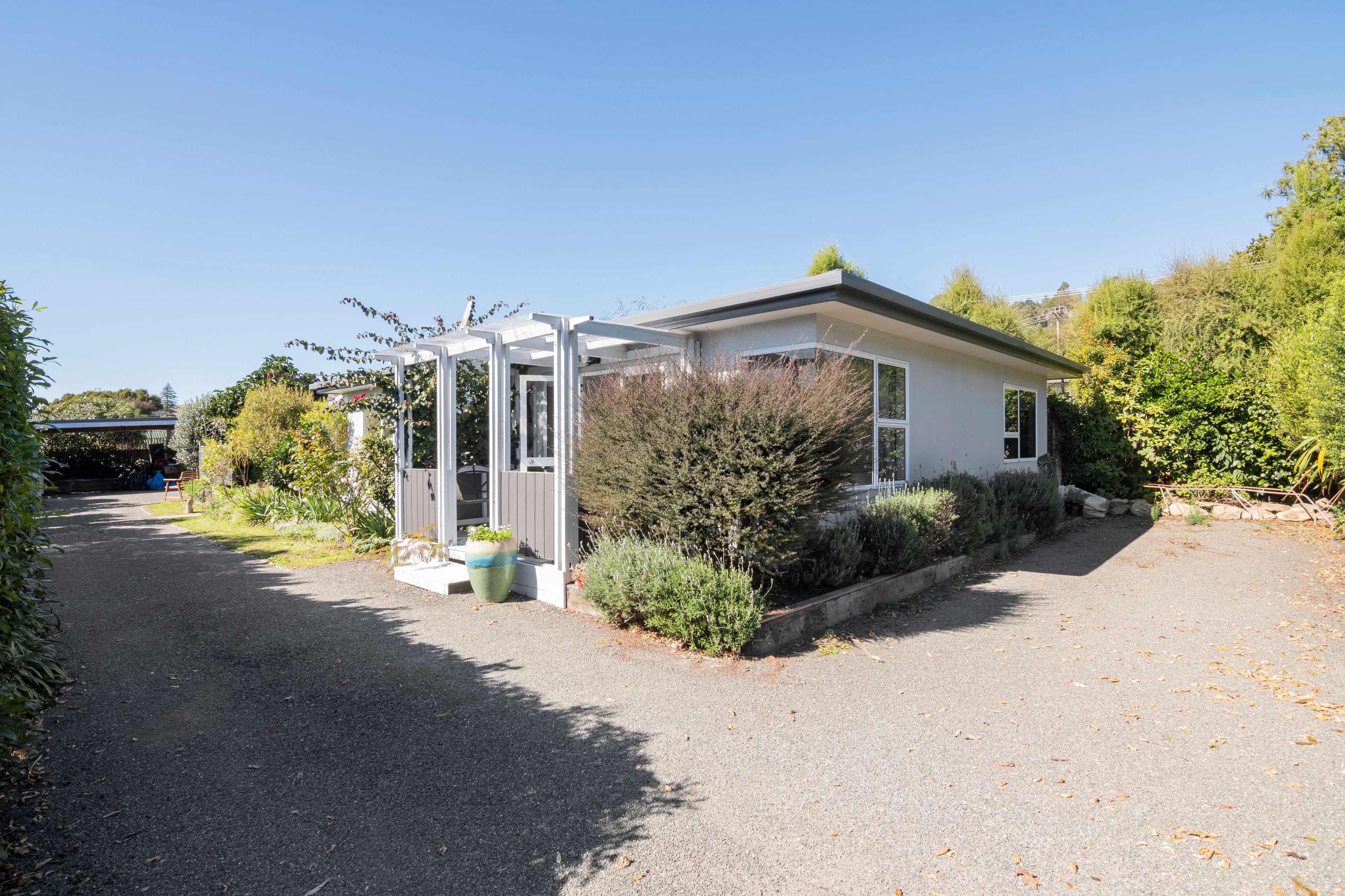 139 Saxton Road, Stoke, Nelson | Tall Poppy