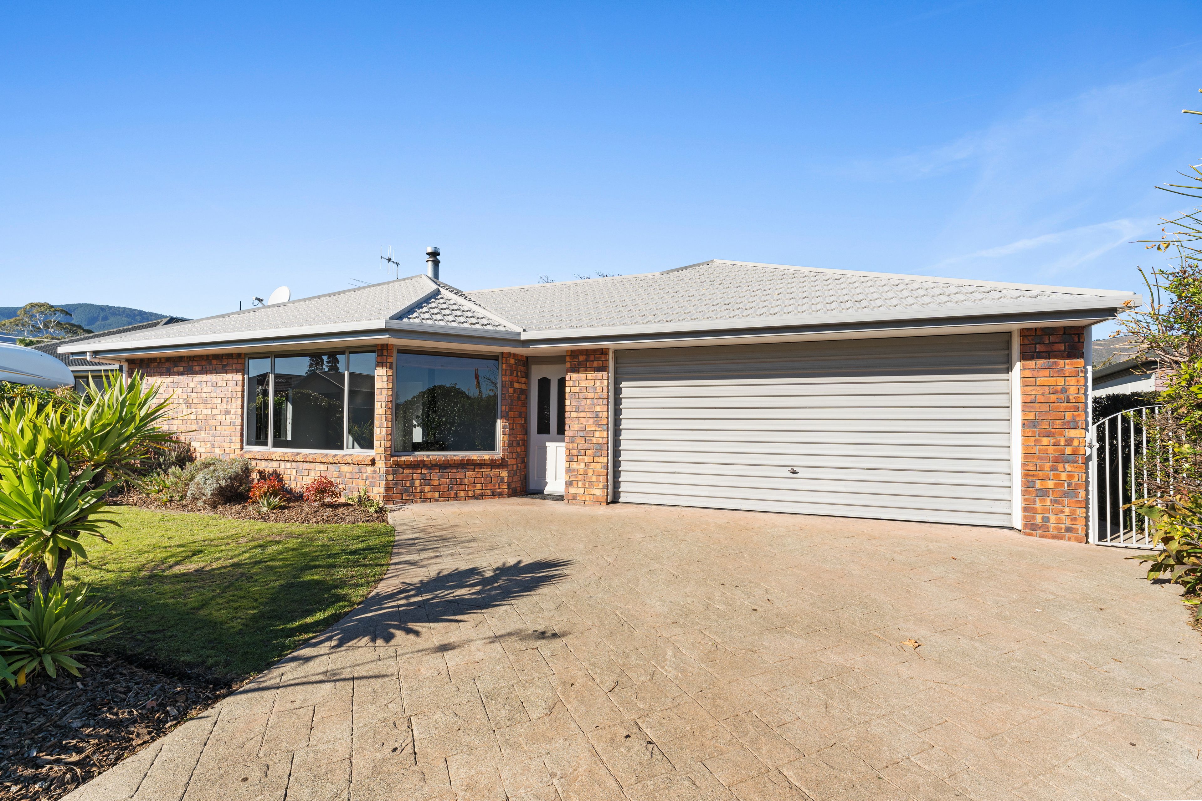 65 Kingsford Drive, Stoke, Nelson | Tall Poppy