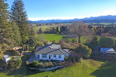 395 Main Road, Lower Moutere, Tasman, Nelson | Tall Poppy 