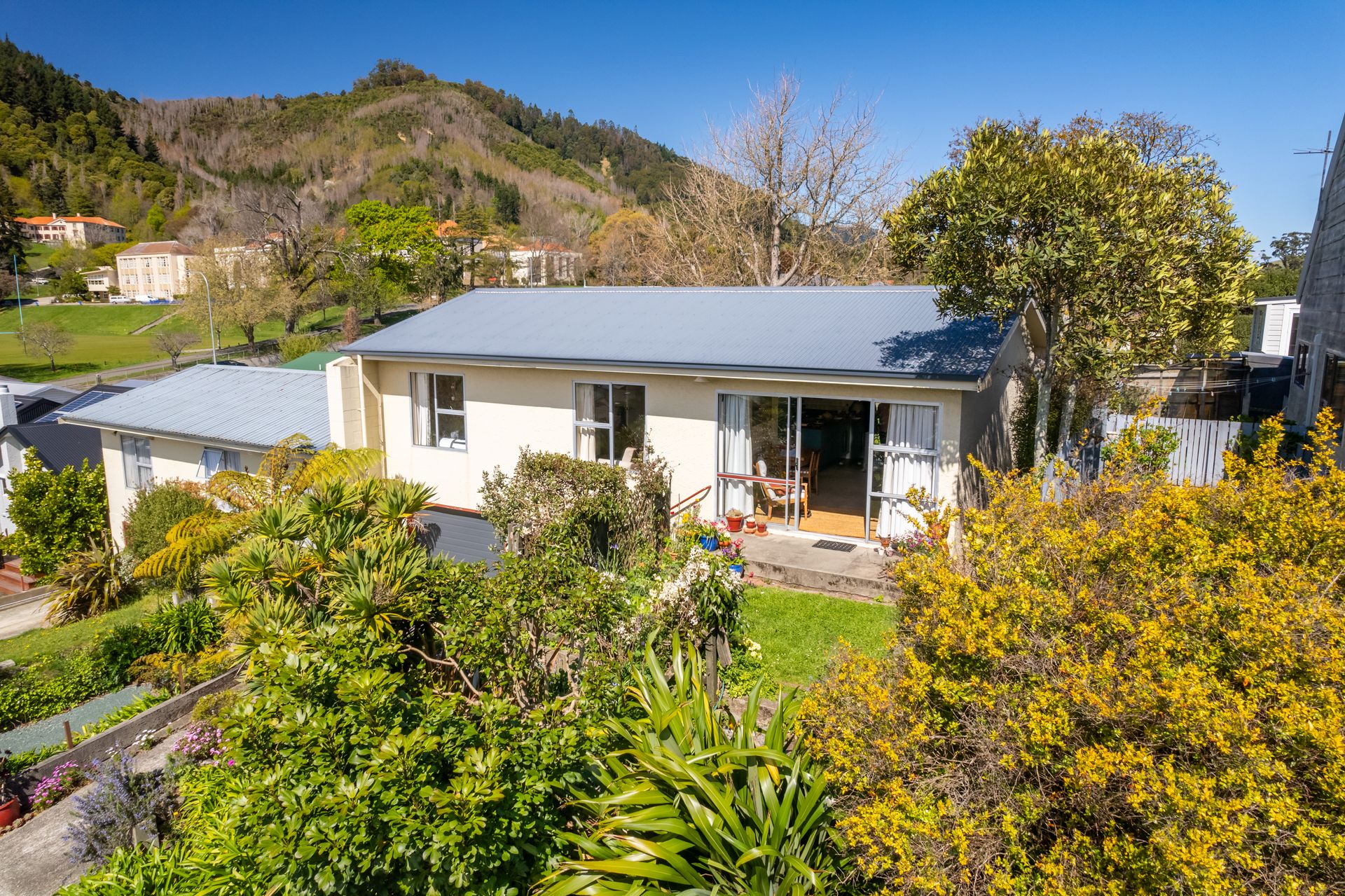 1/230 Hampden Street, Nelson South, Nelson | Tall Poppy