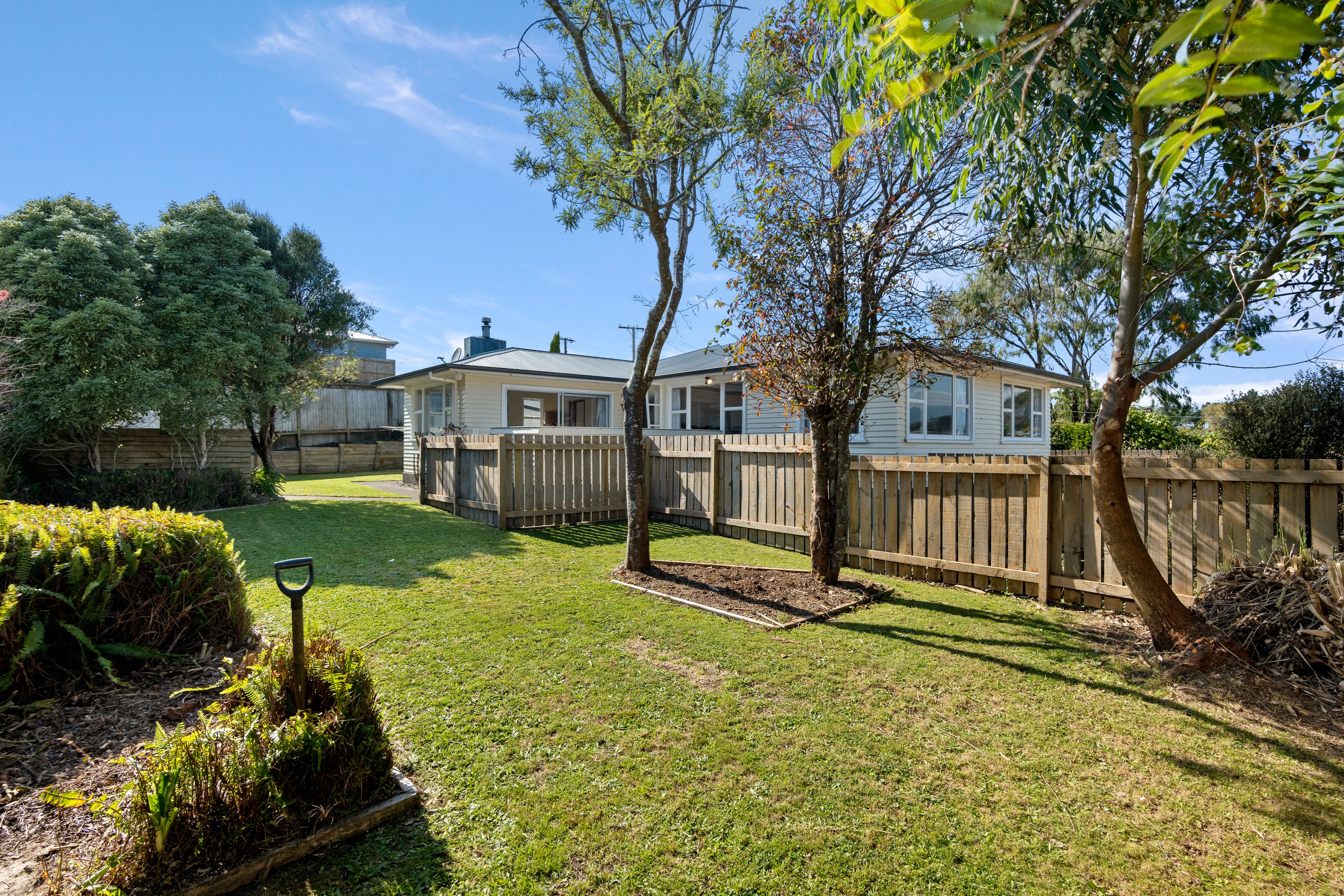 5 Pembroke Street, Westown, New Plymouth, Taranaki | Tall Poppy