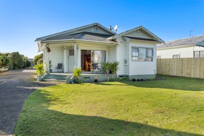 12 Cordelia Street, Stratford, Taranaki | Tall Poppy 