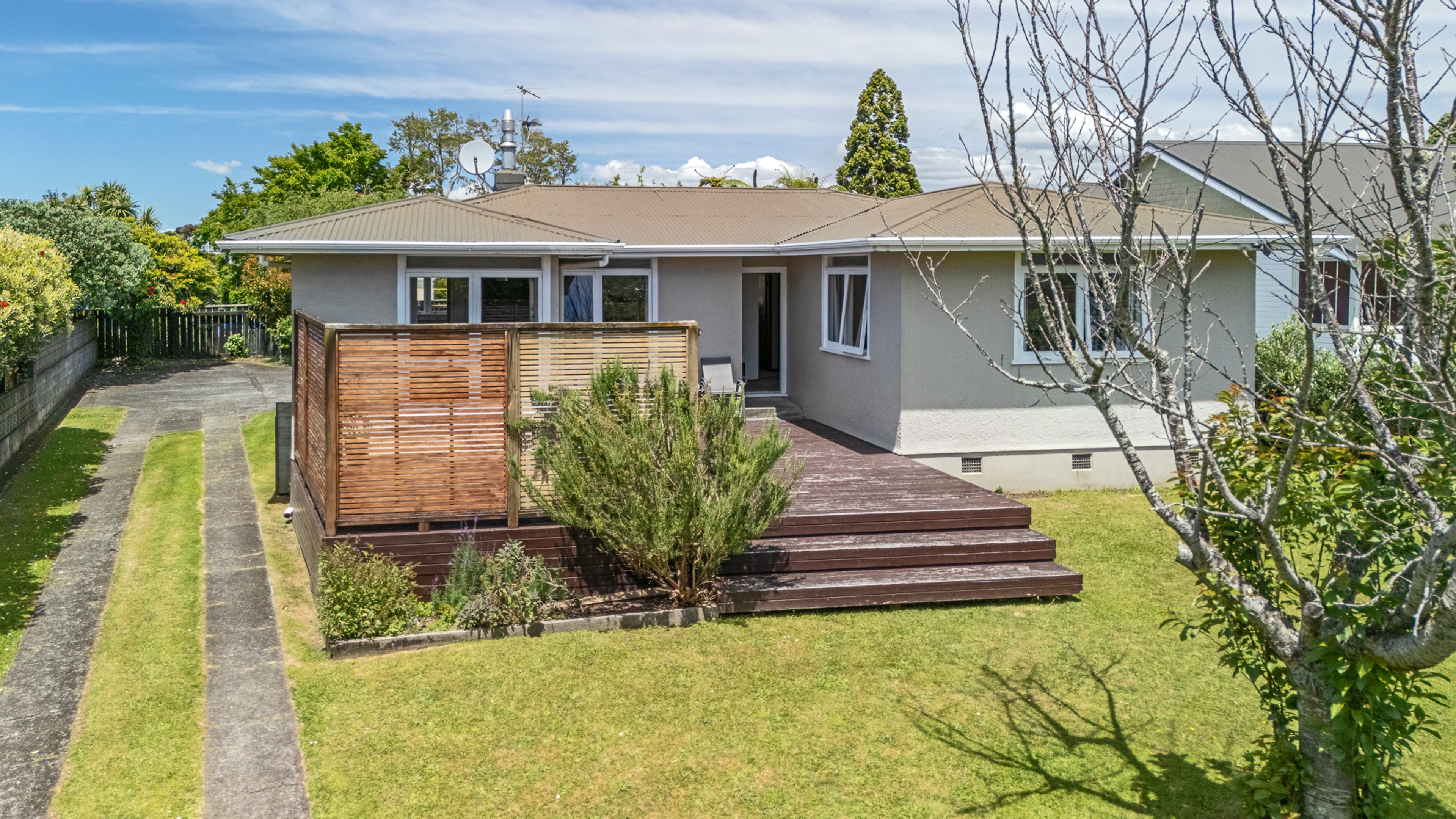 213 Frankley Road, Frankleigh Park, New Plymouth, Taranaki | Tall Poppy