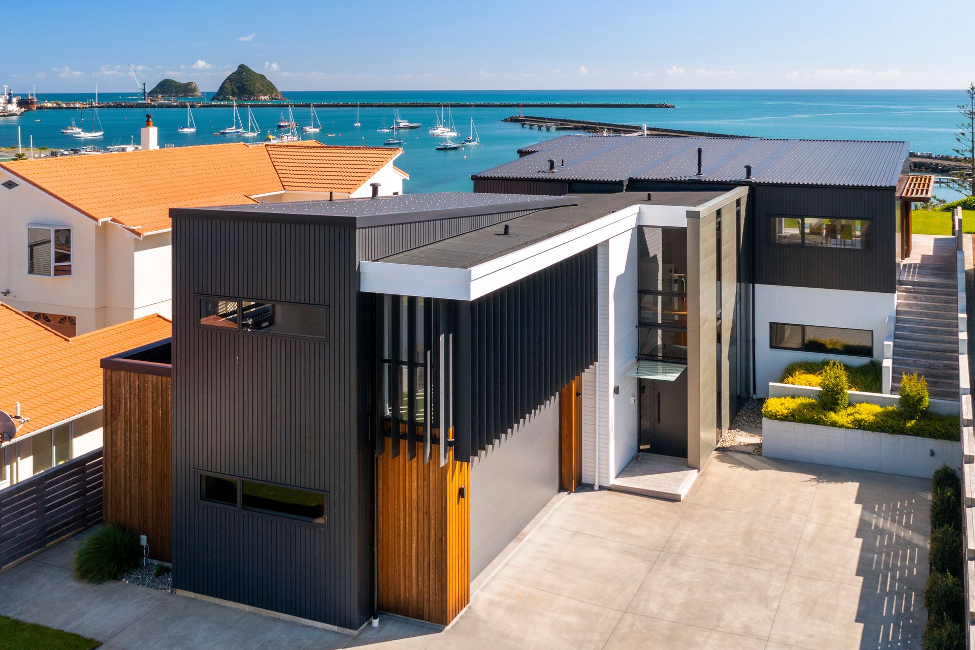 2 Roy Terrace, Moturoa, New Plymouth, Taranaki | Tall Poppy