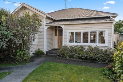 5 Karamu St, Strandon, New Plymouth, Taranaki | Tall Poppy 