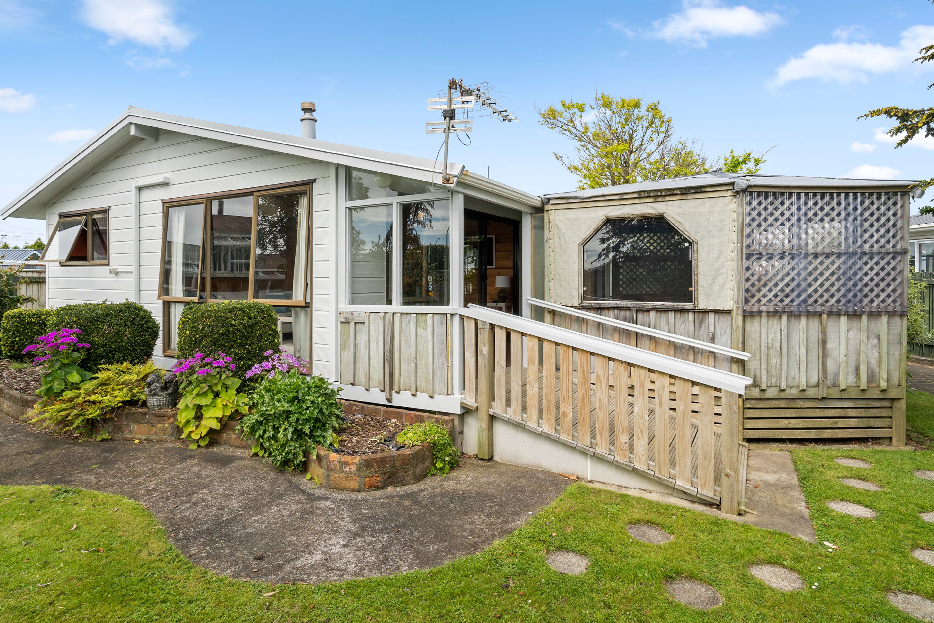 27 Sole Avenue, Bell Block, New Plymouth, Taranaki | Tall Poppy