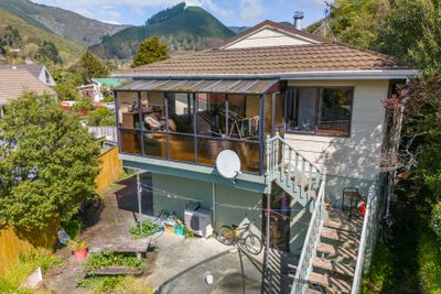 3/8 Waterdale Way, The Brook, Nelson | Tall Poppy 