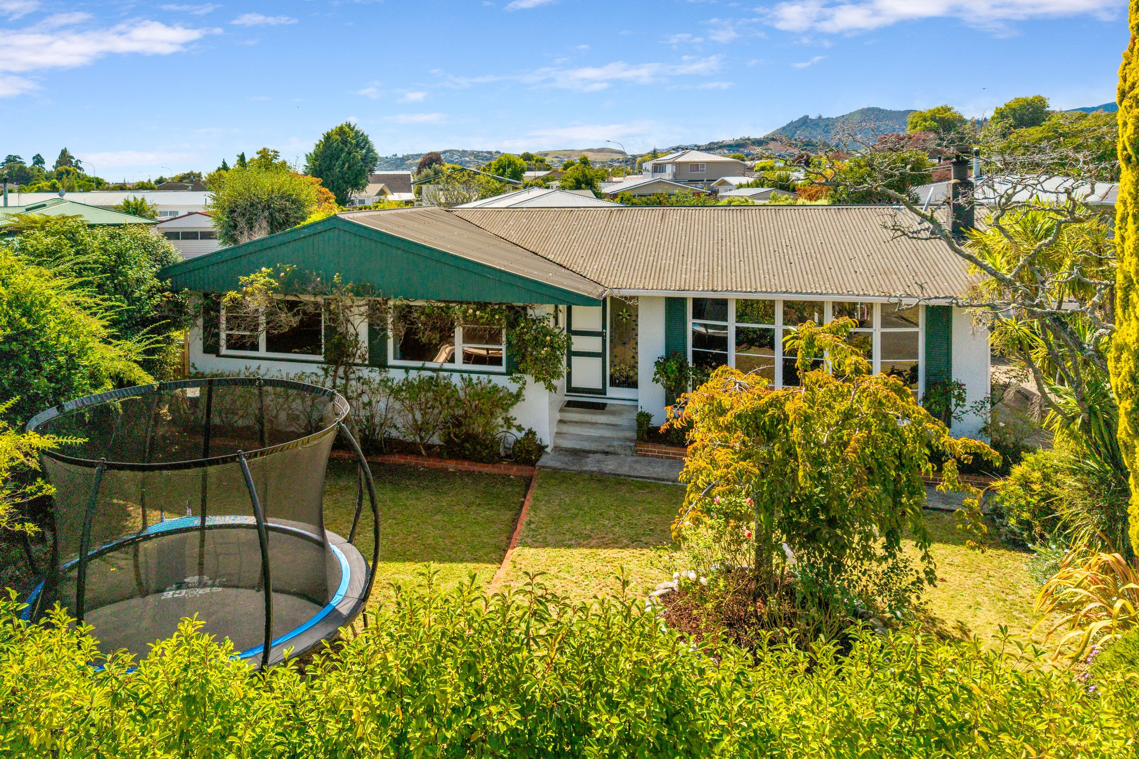 13 Keats Crescent, Stoke, Nelson | Tall Poppy