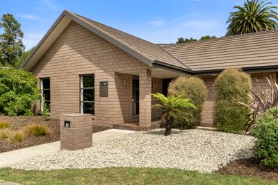 10 Sunningdale Drive, Stoke, Nelson | Tall Poppy 
