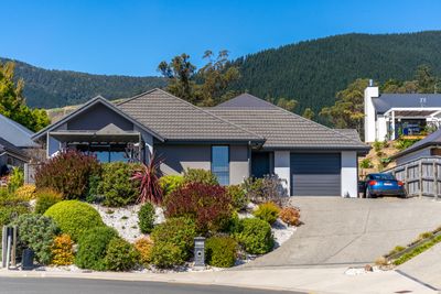 10 Greenfield Lane, Stoke, Nelson | Tall Poppy 