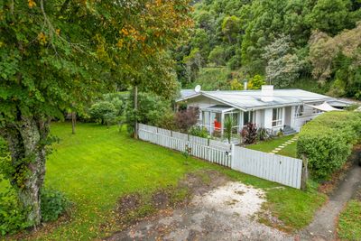 24 Hanby Park, Maitai, Nelson | Tall Poppy 