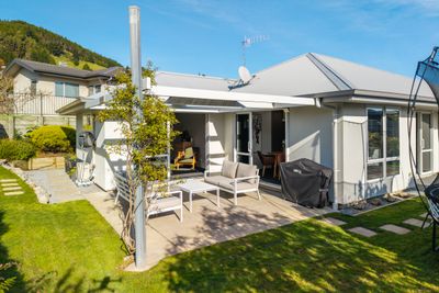 92 Washbourn Drive, Richmond, Tasman, Nelson | Tall Poppy 