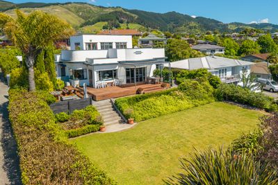4 Shearer Terrace, Richmond, Tasman, Nelson | Tall Poppy 