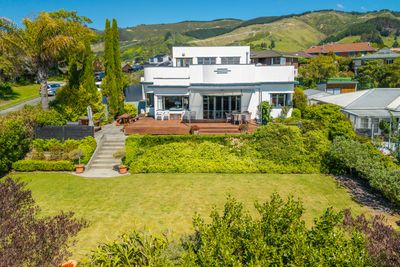 4 Shearer Terrace, Richmond, Tasman, Nelson | Tall Poppy 