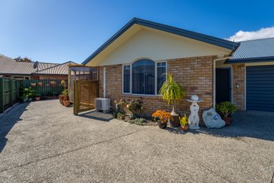 305 The Ridgeway, Stoke, Nelson | Tall Poppy 