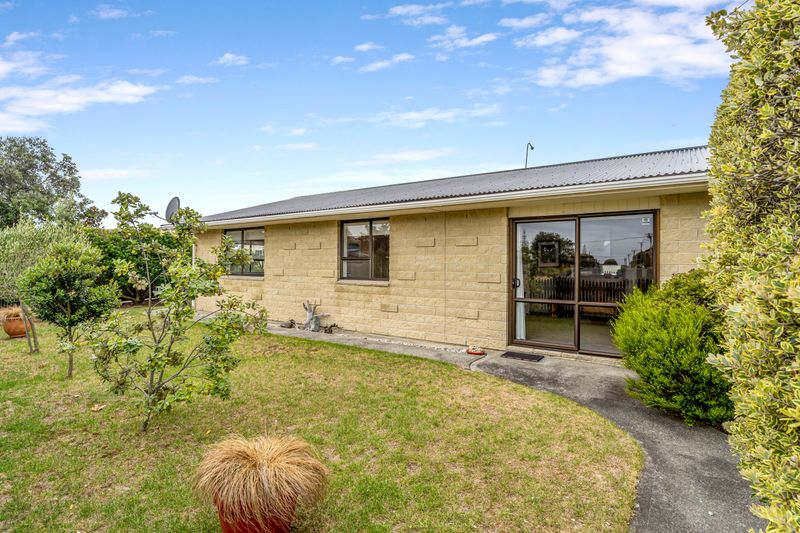 44 Norfolk Crescent, Otaki Beach, Kapiti Coast, Wellington Tall Poppy