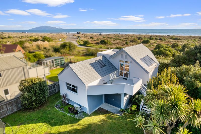 47 Kapiti Lane, Otaki Beach, Kapiti Coast, Wellington Tall Poppy property for sale