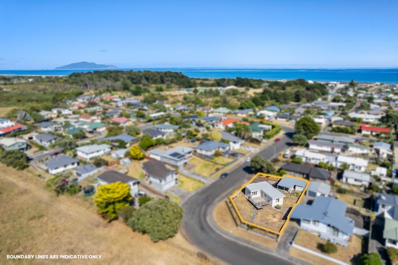 10 Robert Mckeen Street, Otaki Beach, Kapiti Coast