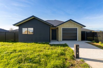 7 Rikihana Way, Otaki, Kapiti Coast, Wellington | Tall Poppy 