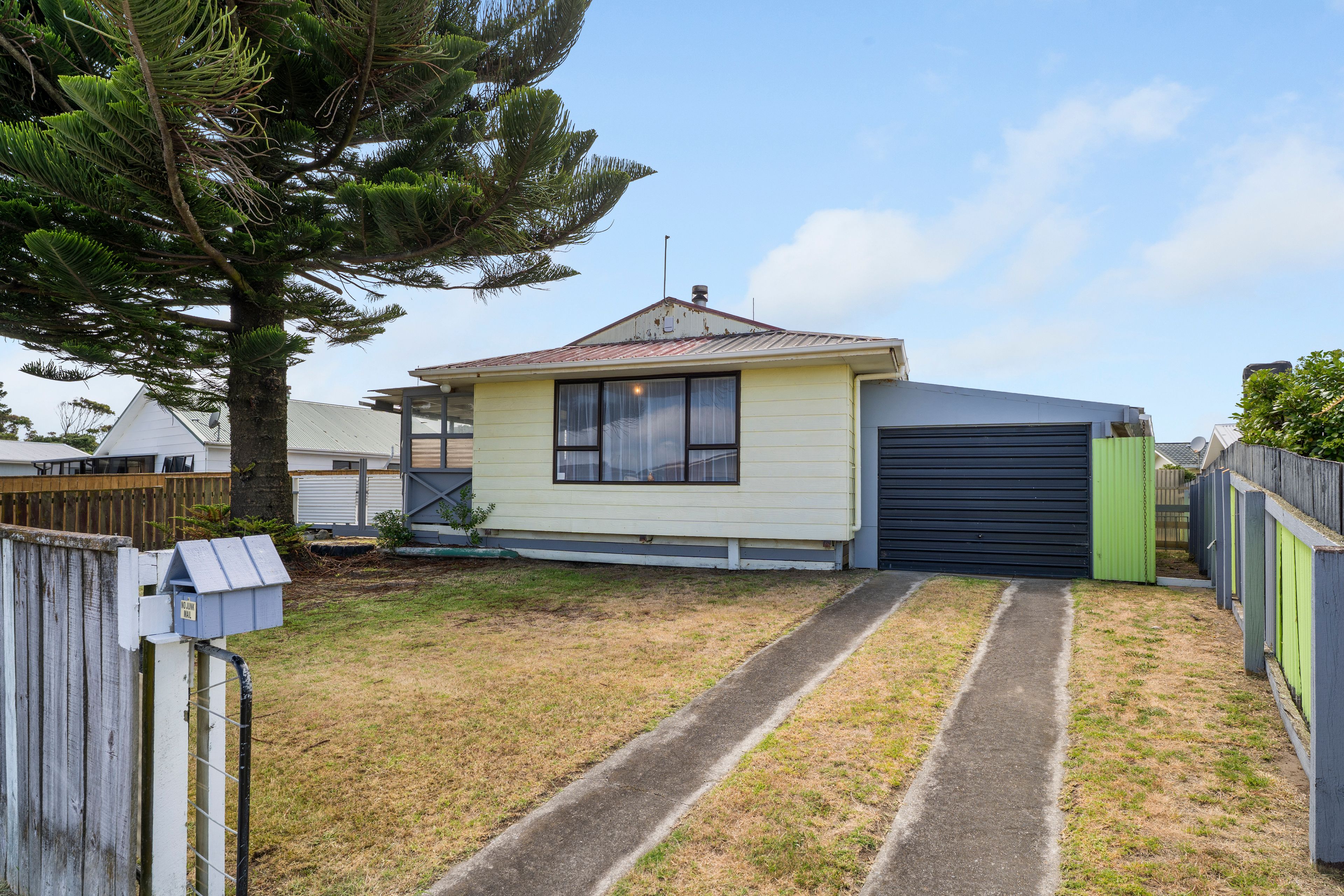 15 Hewson Crescent, Otaki Beach, Kapiti Coast, Wellington | Tall Poppy