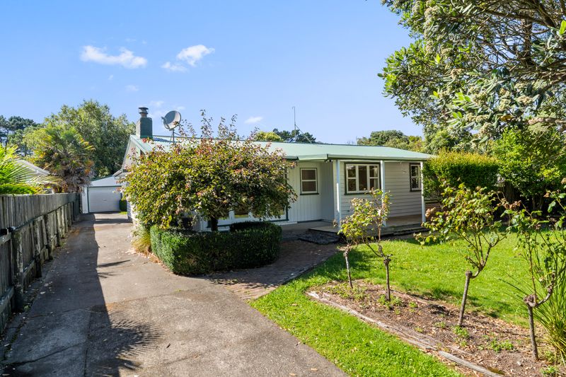 12 Te Rauparaha Street, Otaki, Kapiti Coast