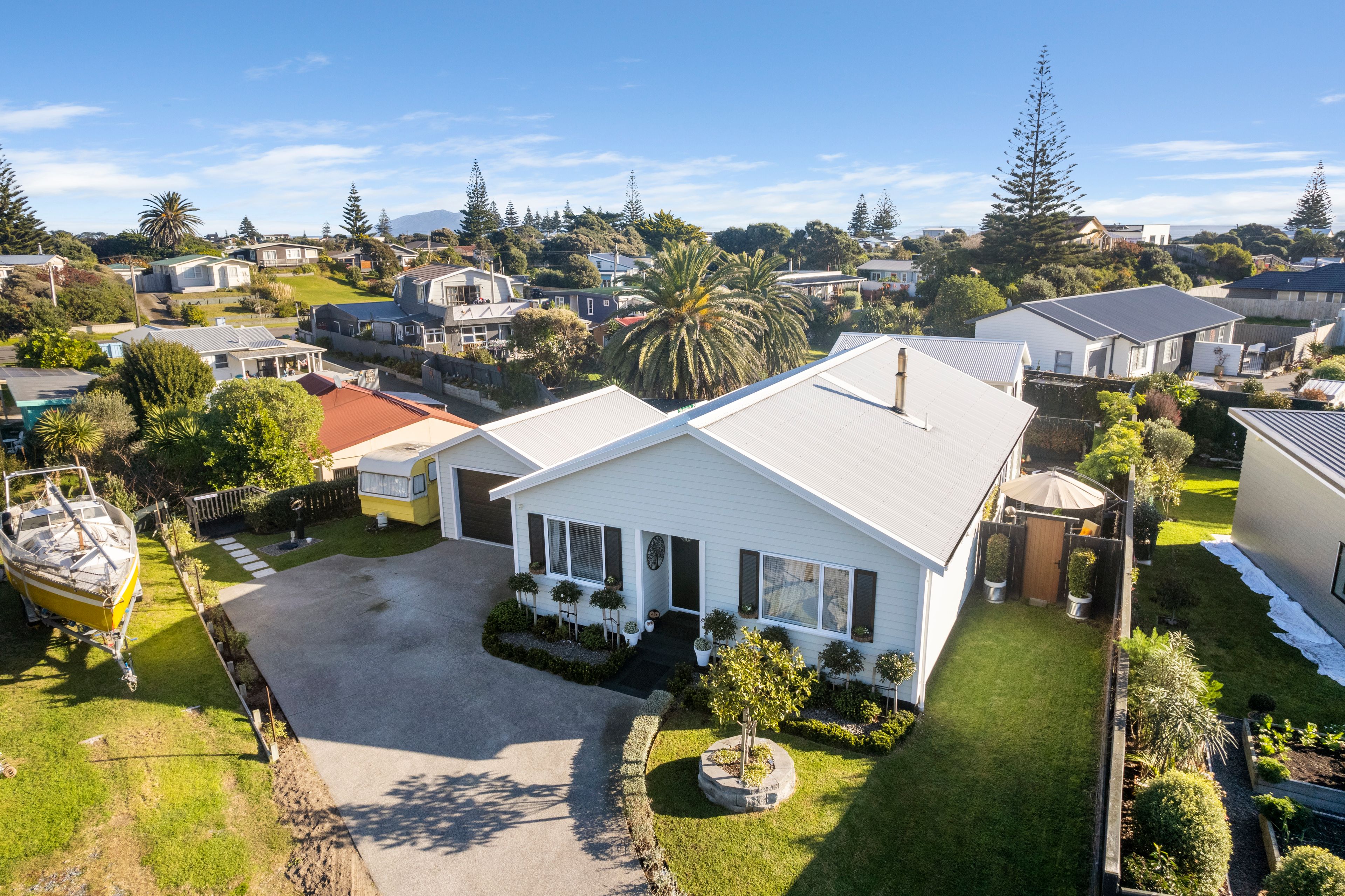 39 Seagrass Place, Otaki Beach, Kapiti Coast, Wellington | Tall Poppy